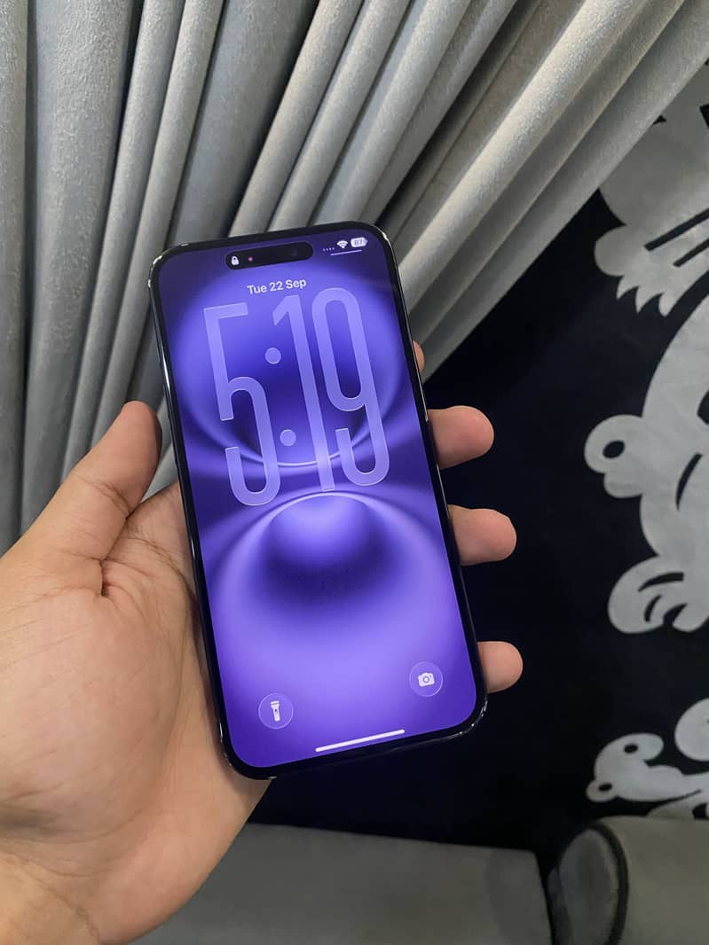 Apple iPhone 16 Plus 1