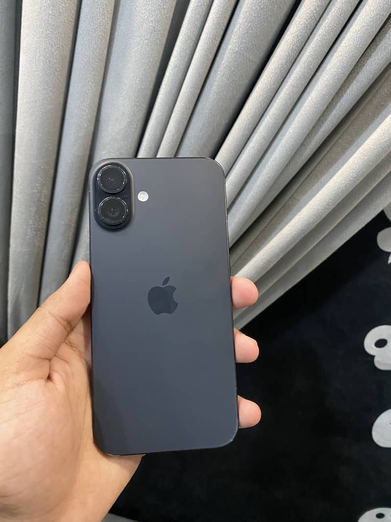 Apple iPhone 16 Plus 4