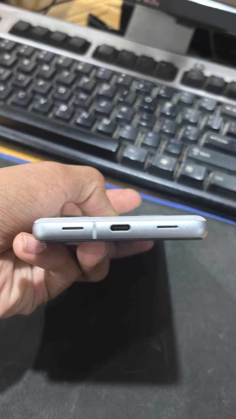 Google Pixel 7a 3