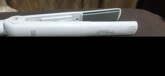 Hair straightener