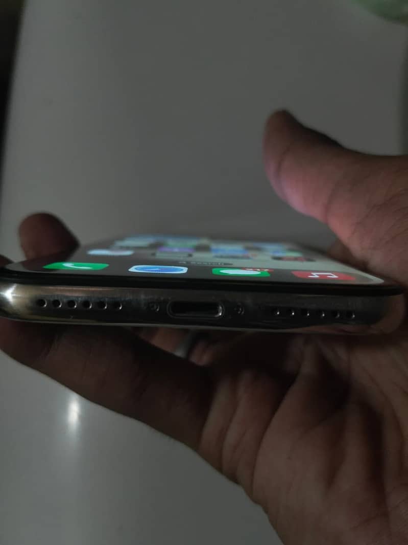 Apple iPhone X 6