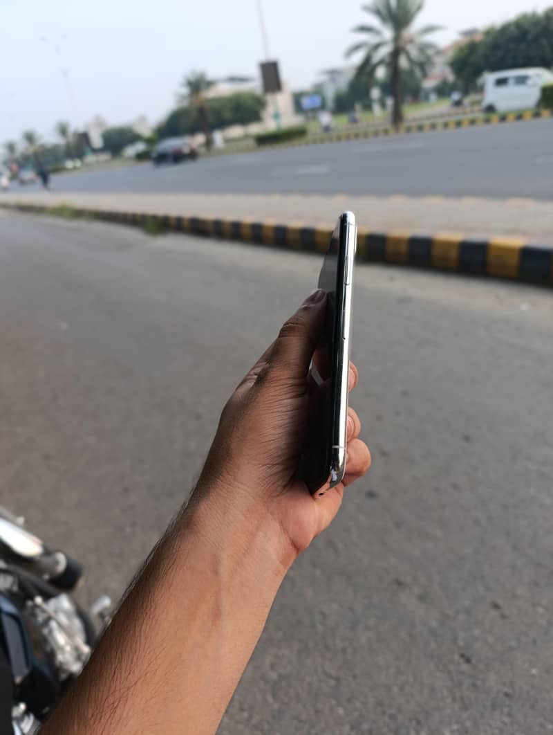 Apple iPhone X 1