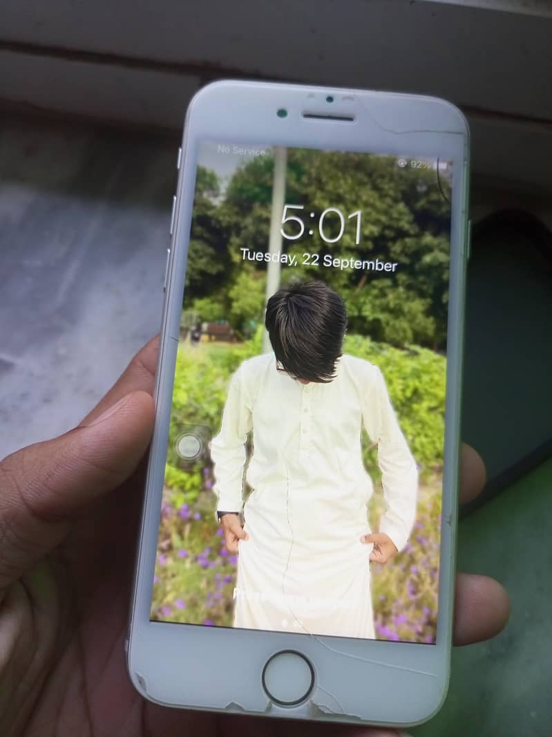 Apple iPhone 7 1