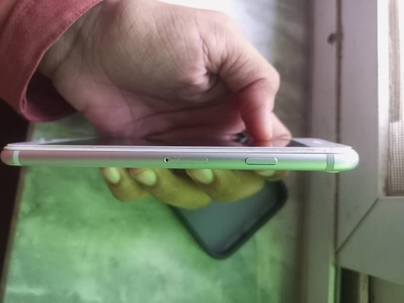 Apple iPhone 7 3