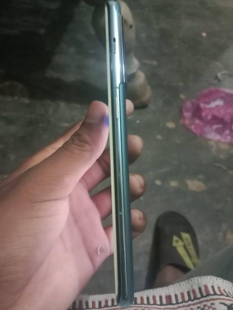 One Plus 10 Pro 6