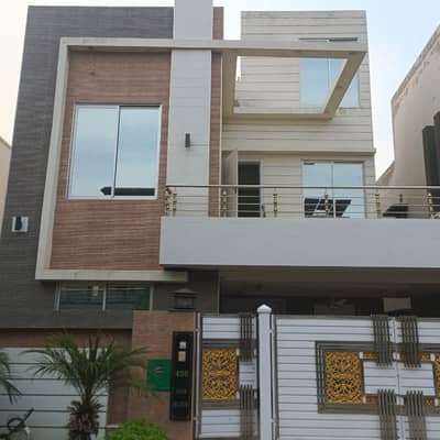 8 Marla Corner owner build house for sale in Bahria Nasheman Lahore