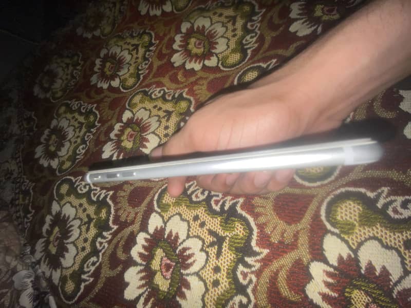Apple iPhone 7 Plus 0