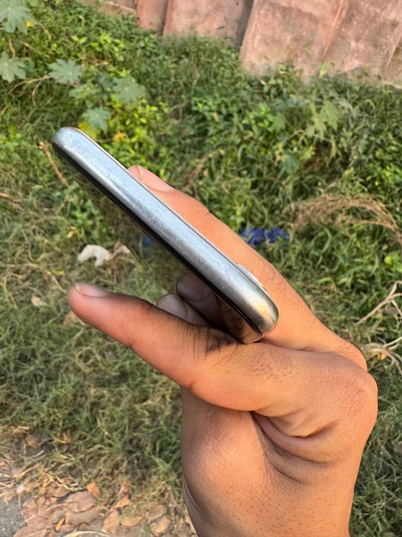 Apple iPhone X 6