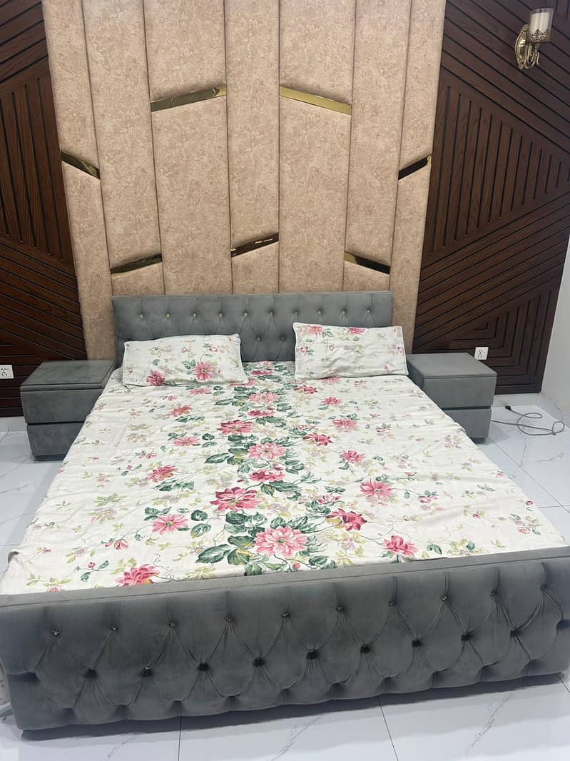 queen bed 0