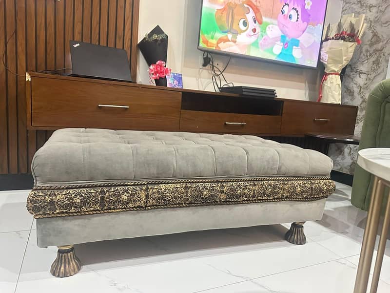 queen bed 1