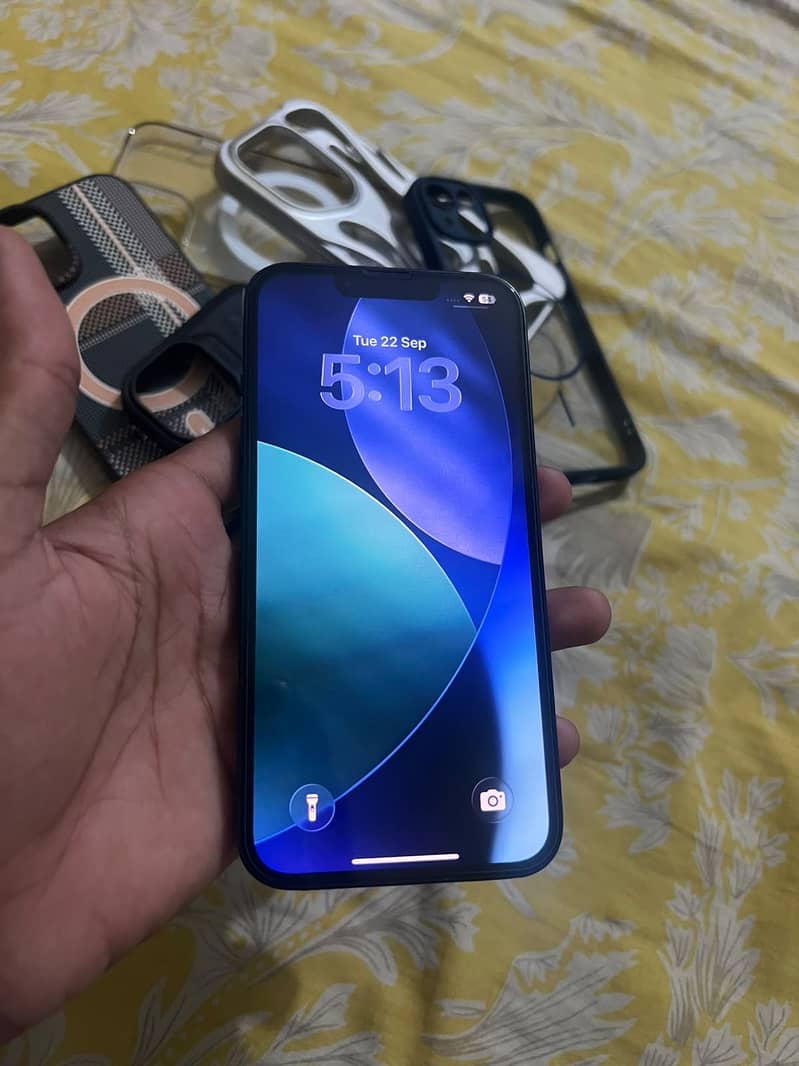 Apple iPhone 13 2