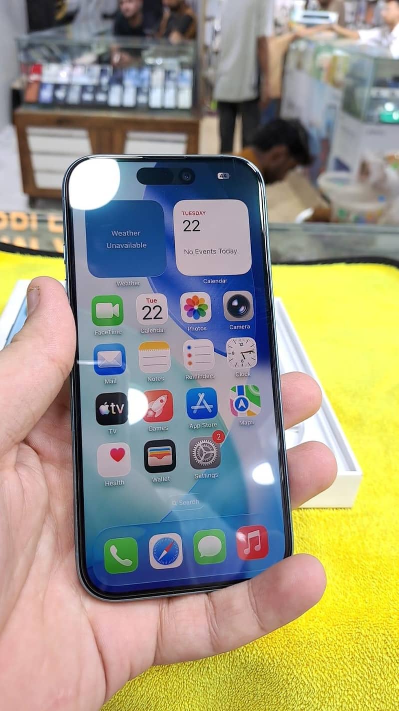Apple iPhone 16 5