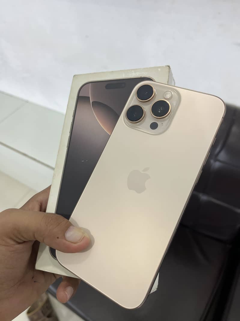 Apple iPhone 16 Pro Max 0