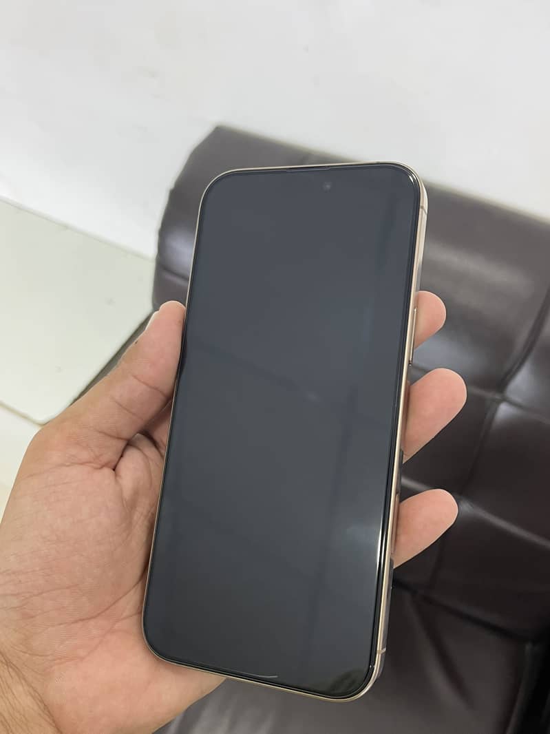 Apple iPhone 16 Pro Max 7