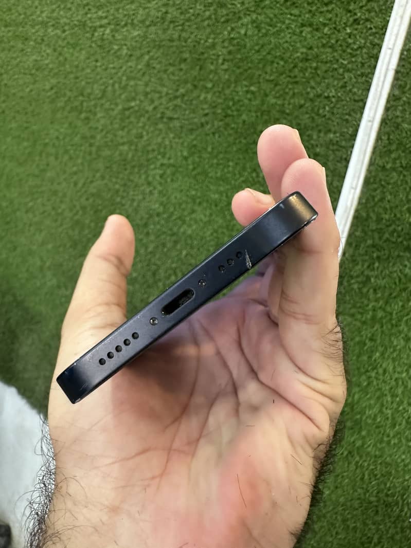 Iphone 12 4