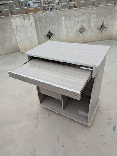 computer table