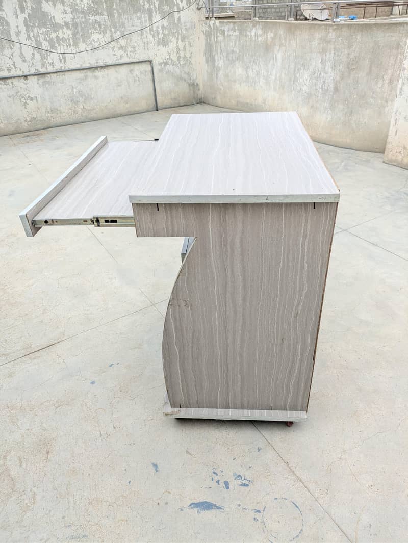 computer table 1