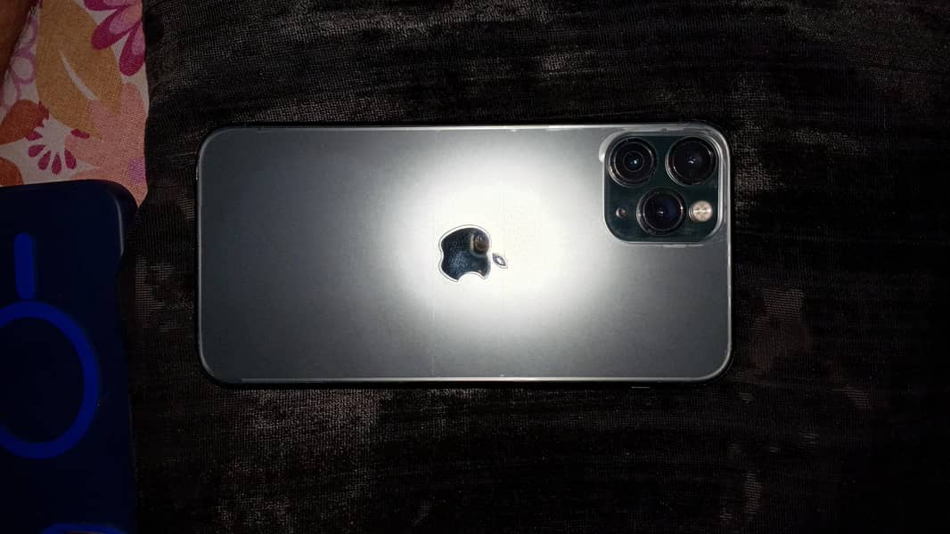 Apple iPhone 11 Pro Max 1