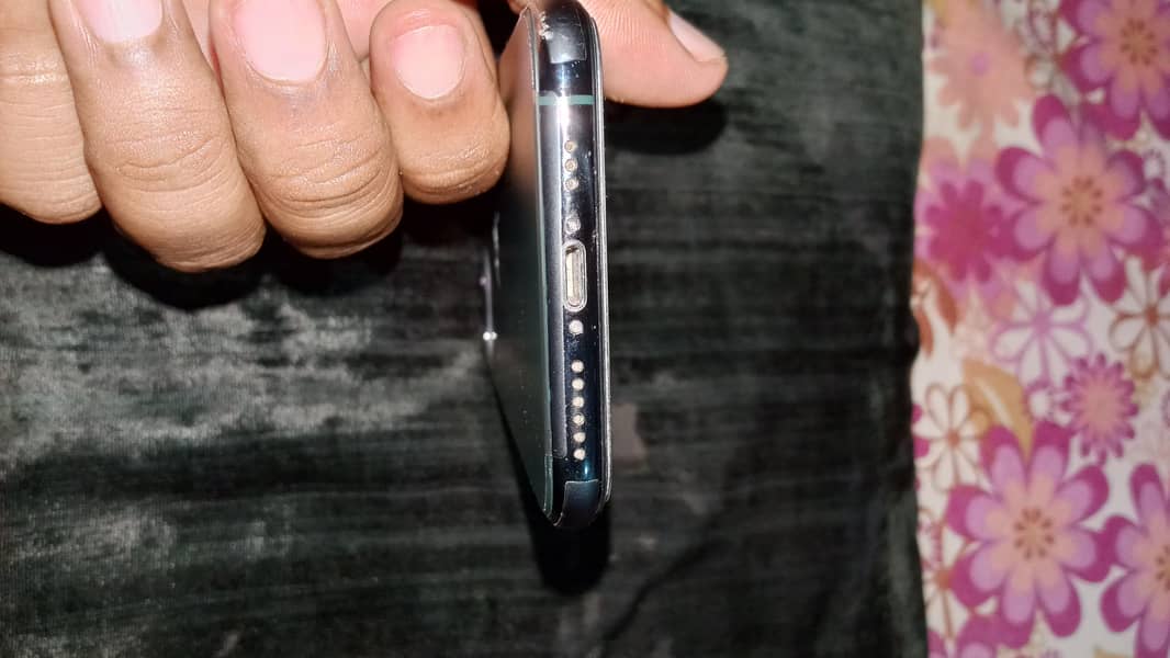 Apple iPhone 11 Pro Max 3