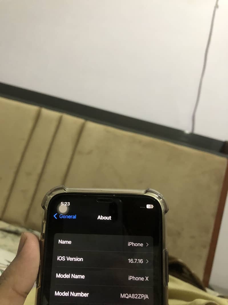 Apple iPhone X 4