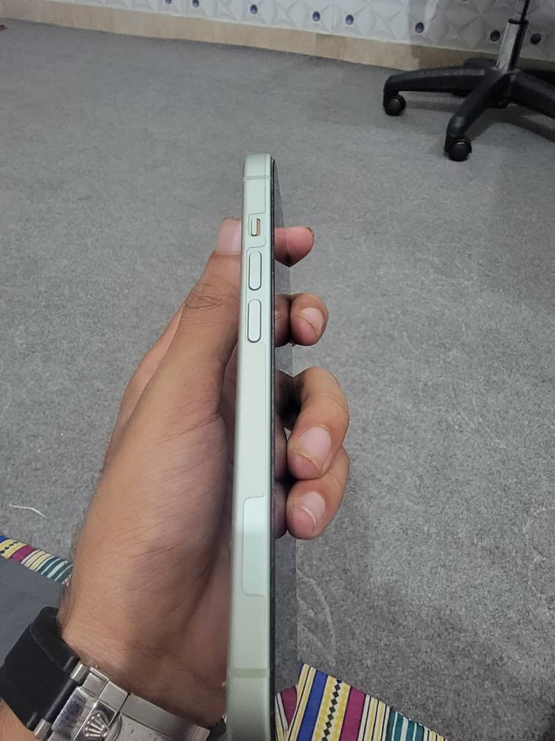 Apple iPhone 15 3