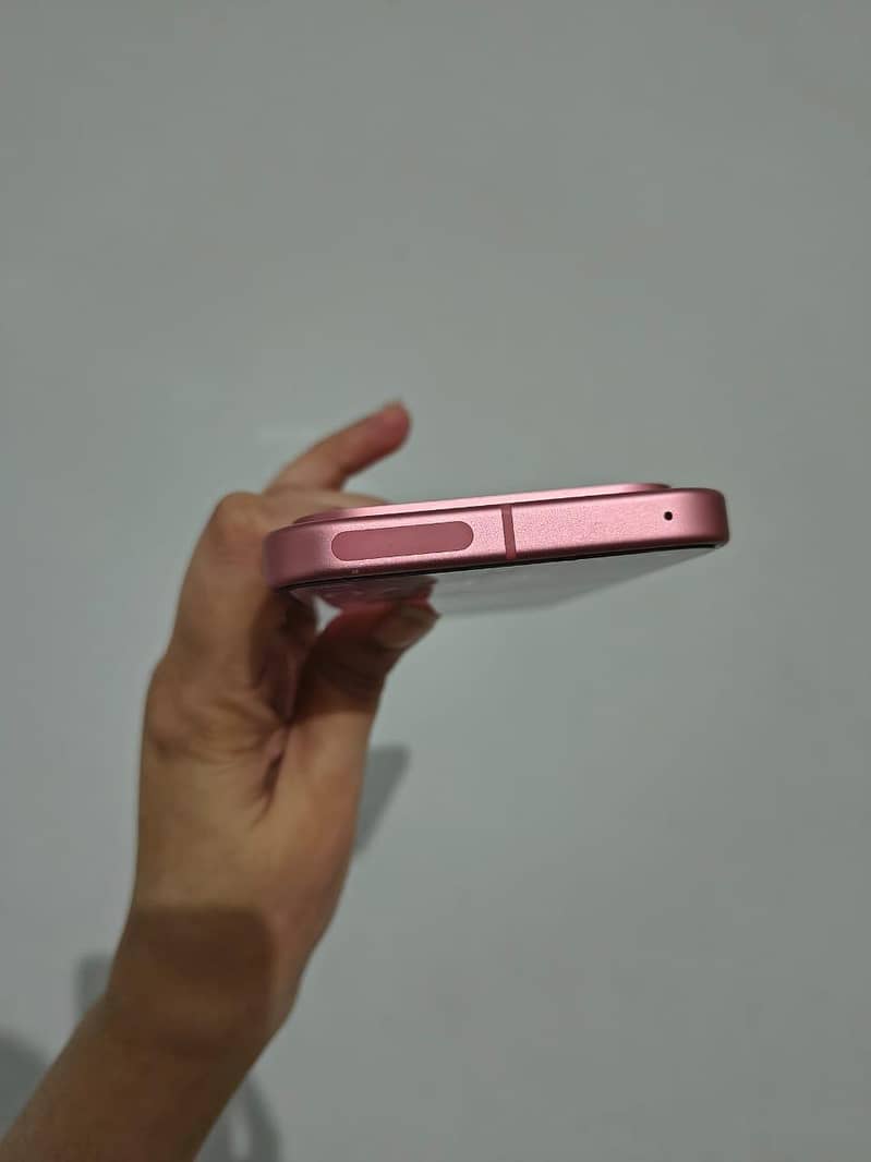 Google Pixel 9 5