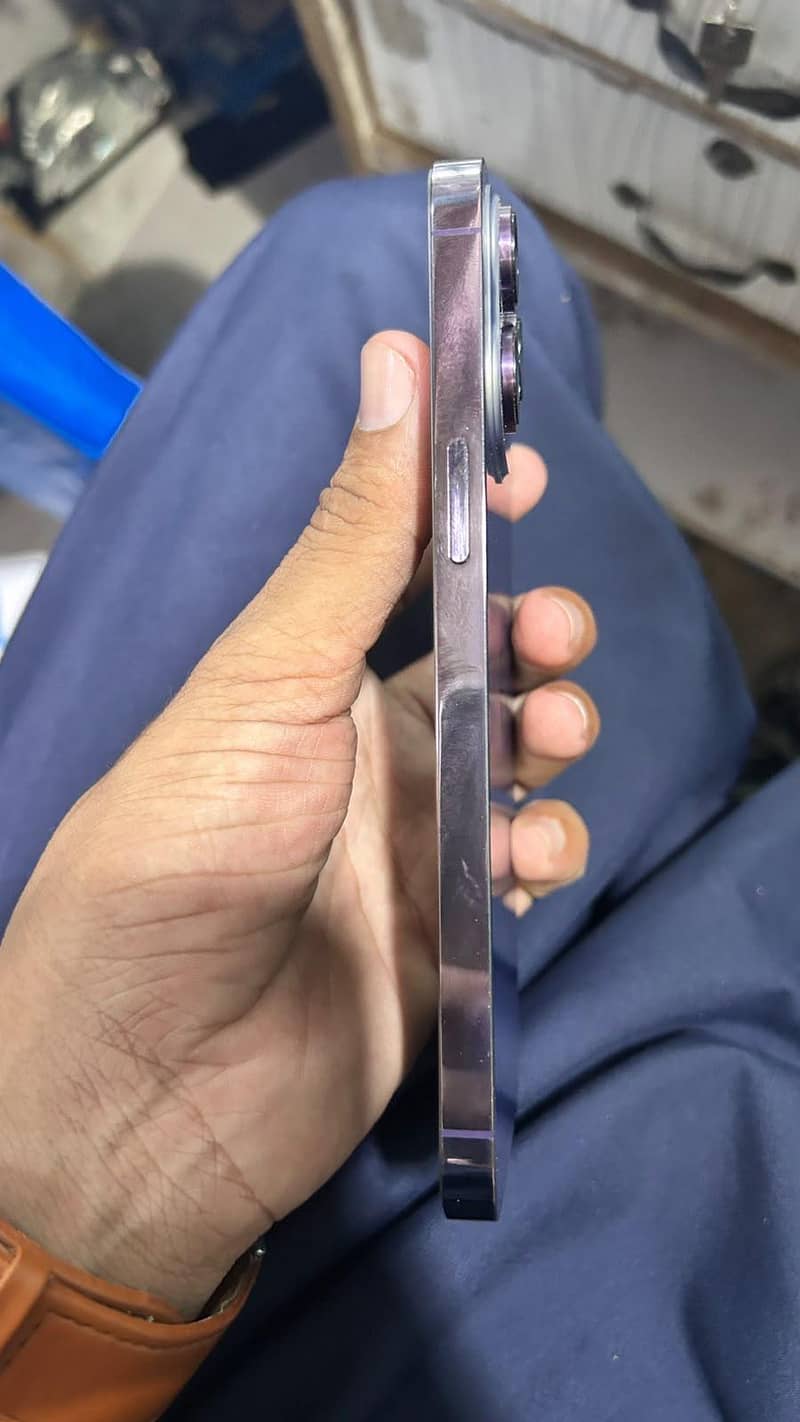 iPhone 14 Pro Max 0
