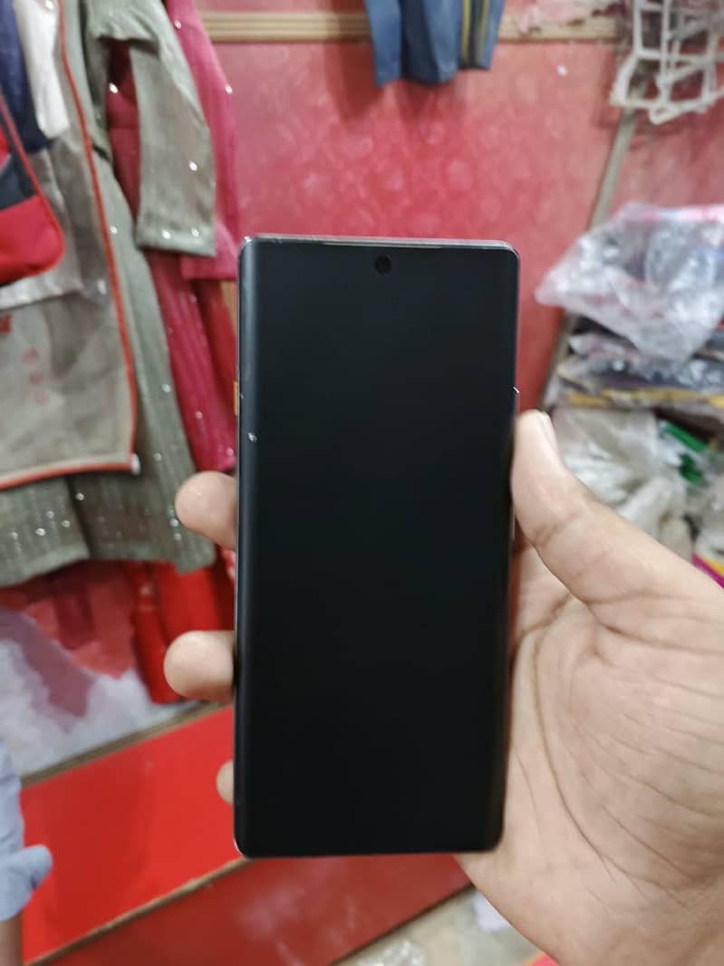 Tecno CAMON 40 Pro 0