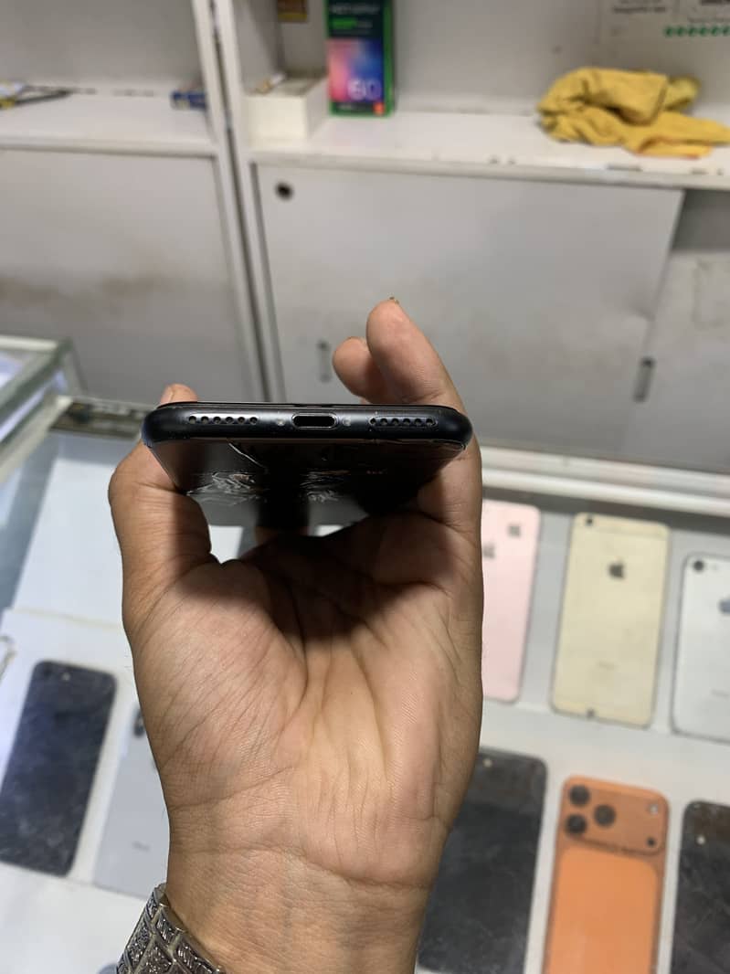 Apple iPhone SE 4