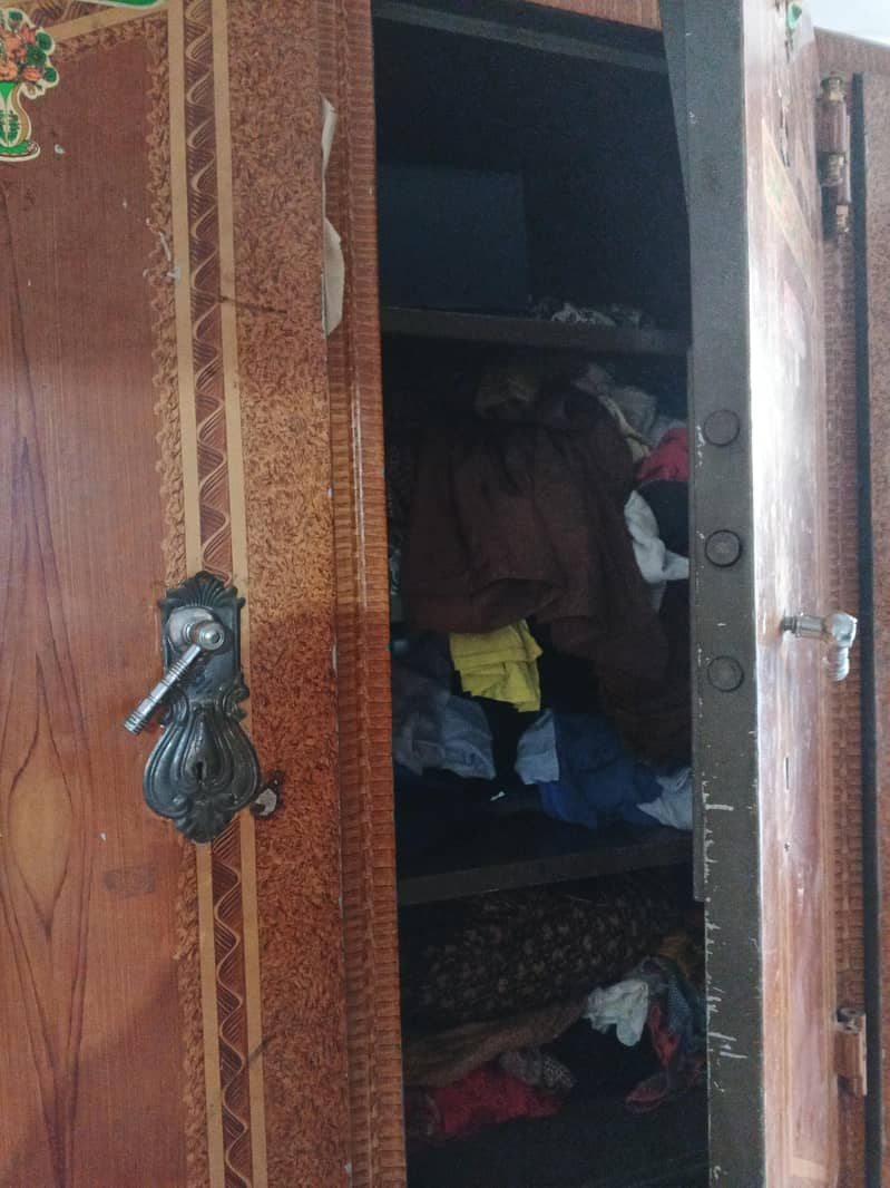 wardrobe 1