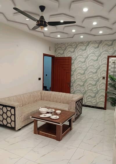 2400 Square Feet Flat for sale in Cantt
