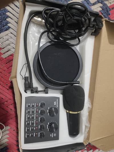Mike ha or sath sound Ko controller singing Ka liye bht Acha