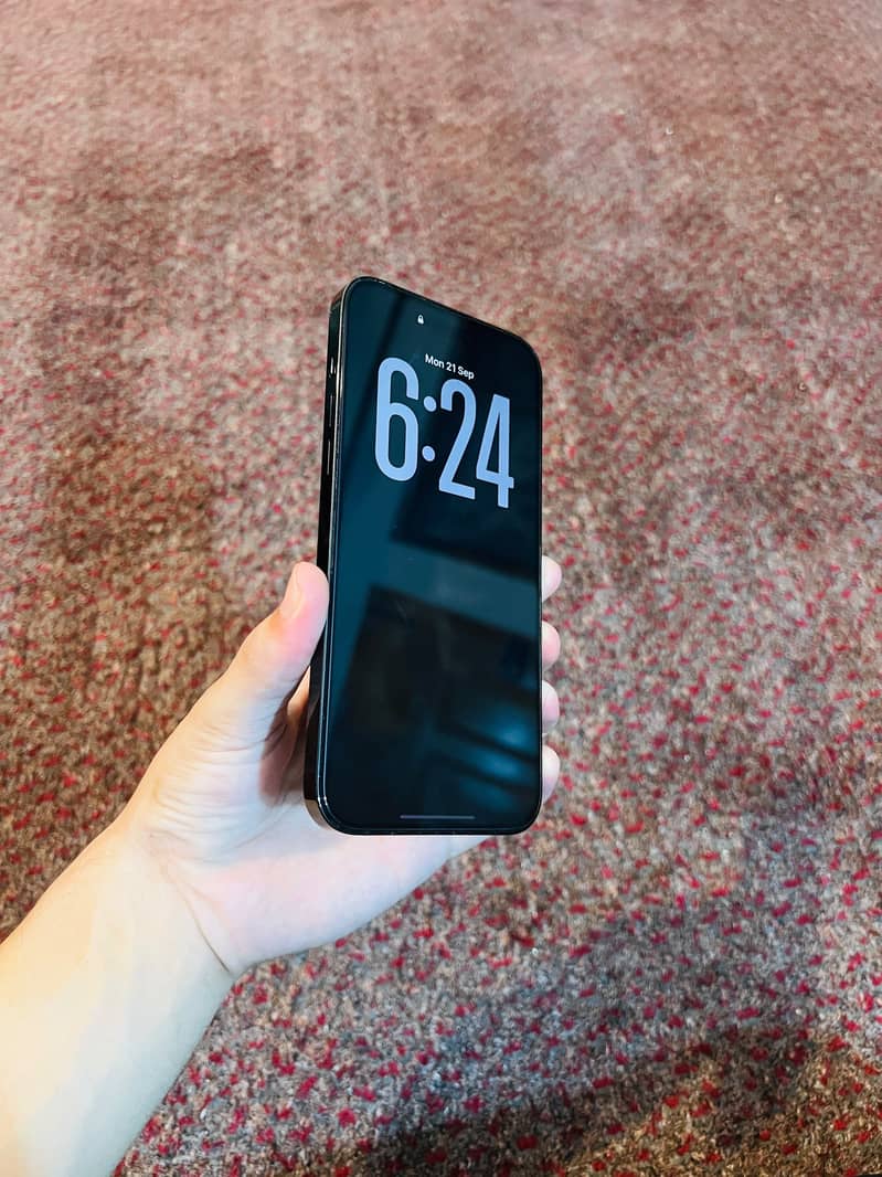 Apple iPhone 14 Pro Max 0