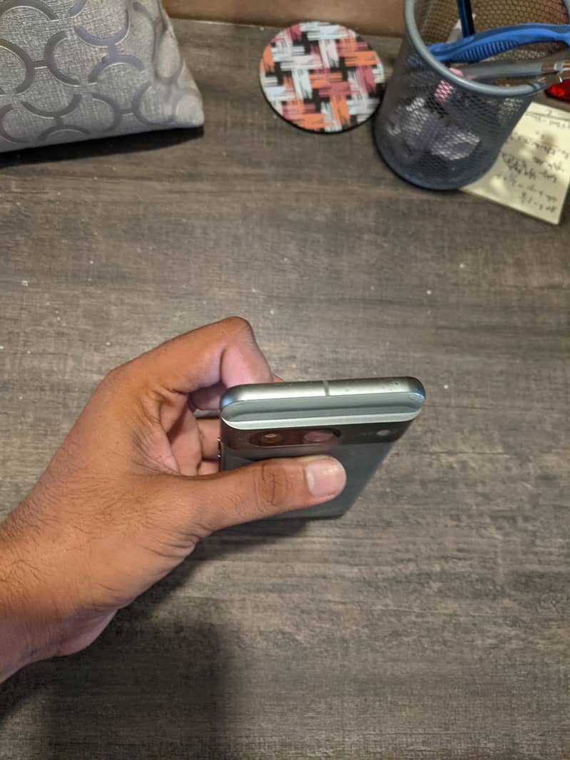 Google Pixel 8 6