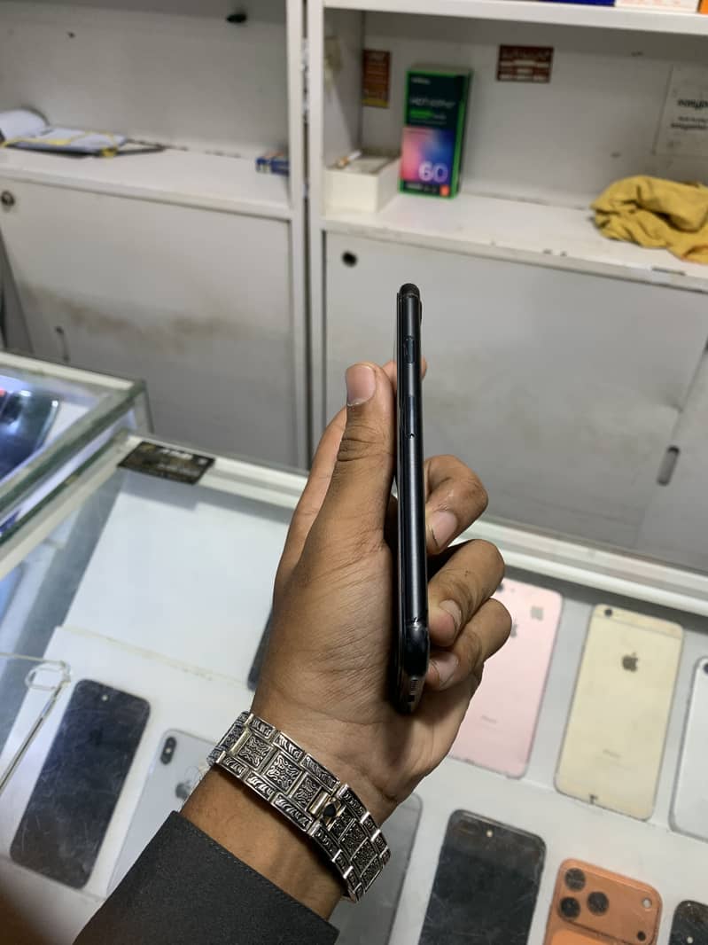 Apple iPhone SE 4