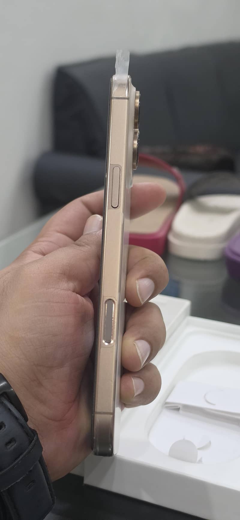 Apple iPhone 16 Pro Max 4