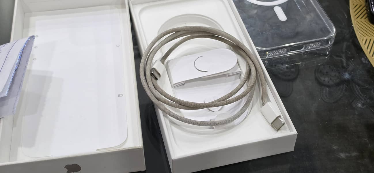 Apple iPhone 16 Pro Max 7