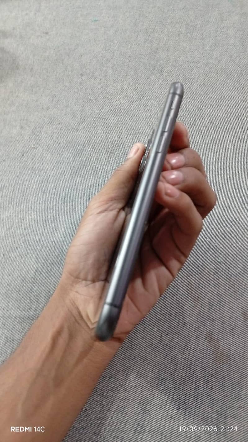 Apple iPhone 11 8