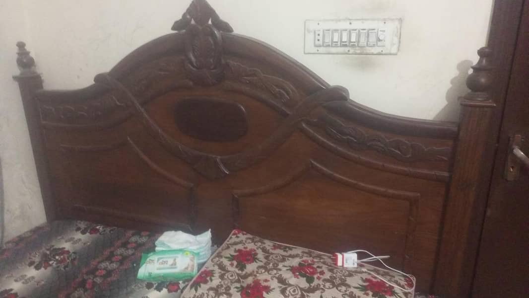 Double bed 0