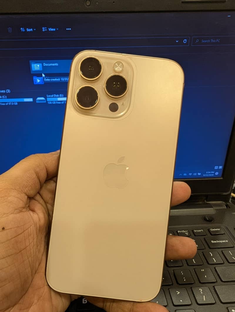 Apple iPhone 16 Pro Max 0
