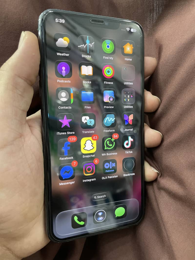 Apple iPhone 11 Pro Max 2