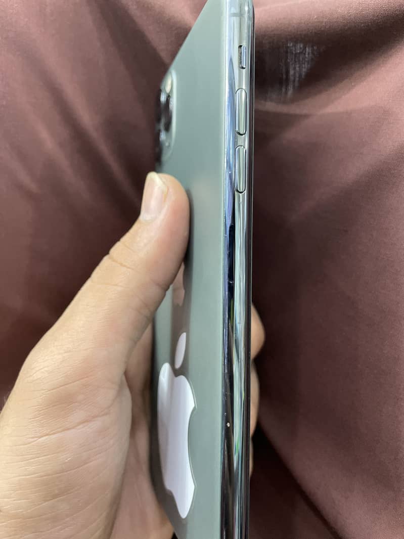 Apple iPhone 11 Pro Max 5