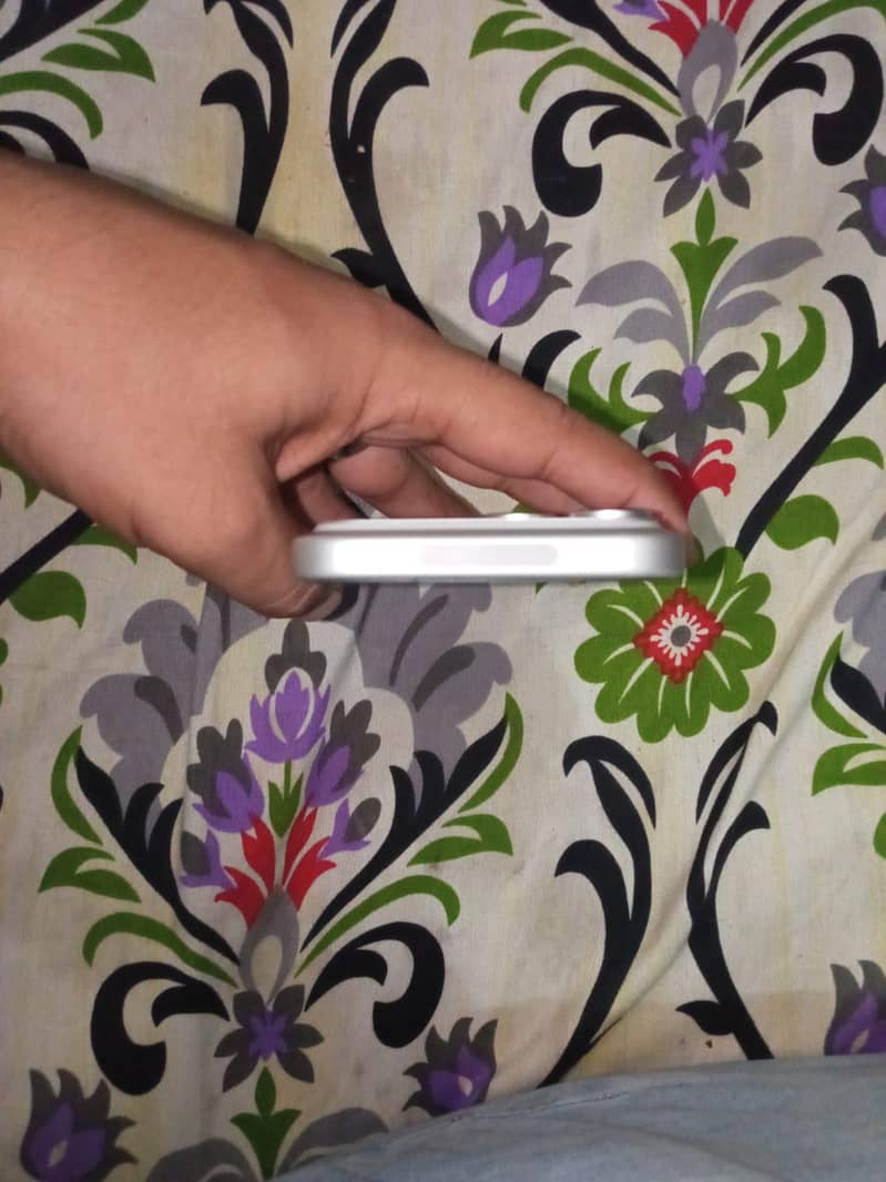 Apple iPhone 17 Pro Max 4