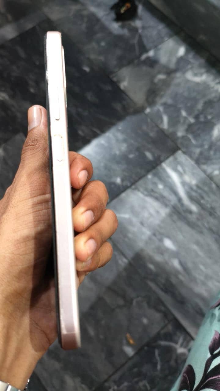 OPPO A6 4