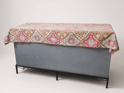 Iron peti good condition with iron stand
