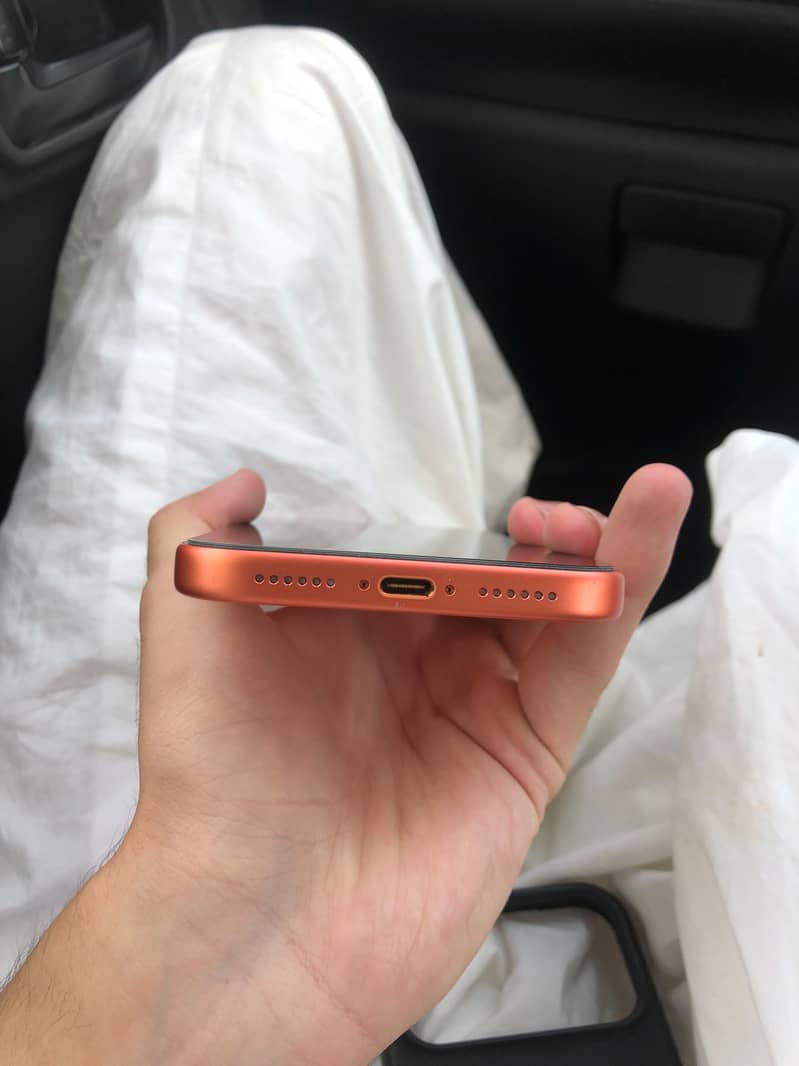Apple iPhone 17 Pro Max 4