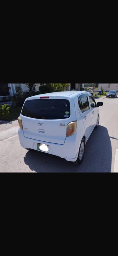 Daihatsu Mira 2011