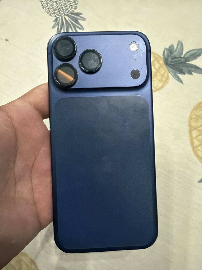 Apple iPhone 17 Pro Max 0