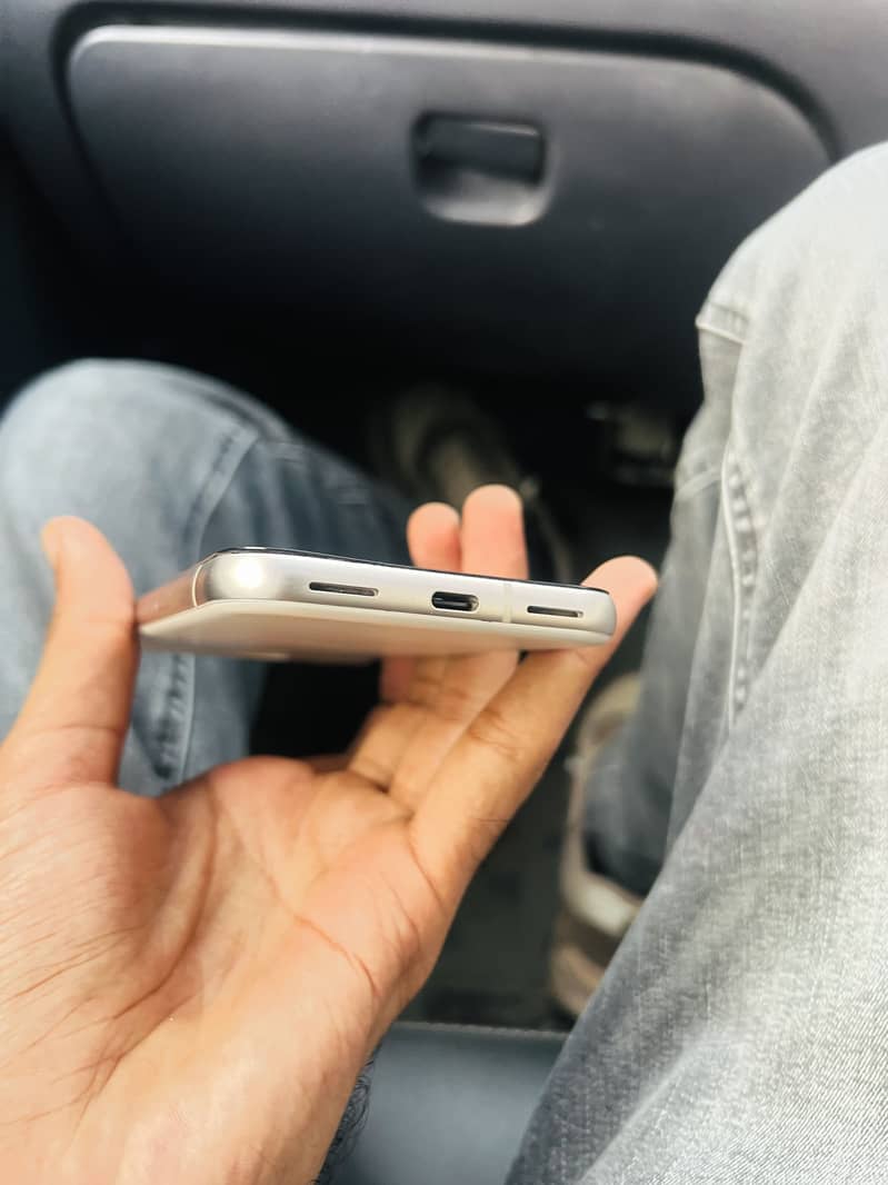 Google Pixel 8a 5
