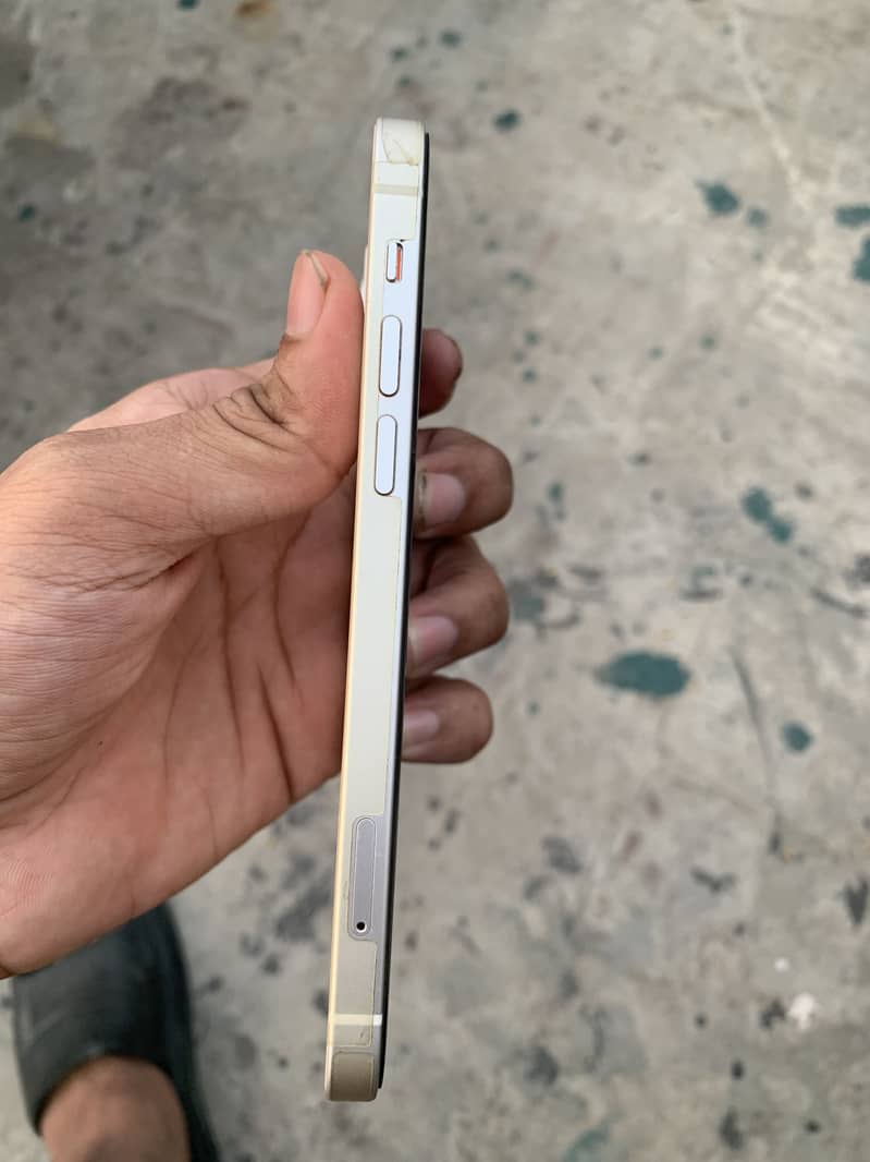 Apple iPhone 12 5